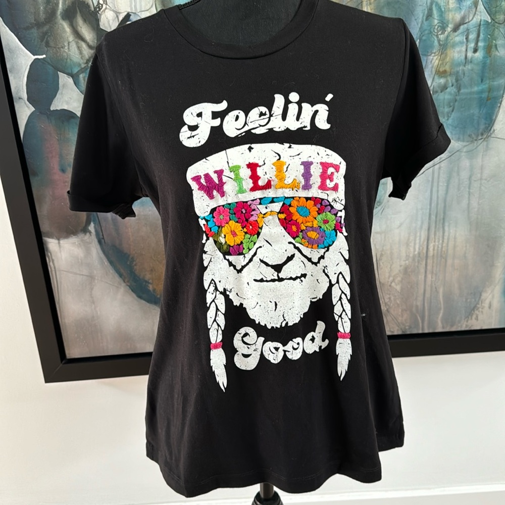 Willie Nelson hand embroidered t-shirt Sz M, NWOT Feeling Willie Good